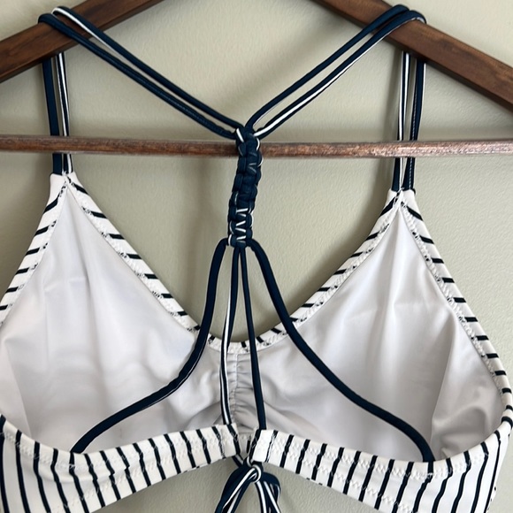 Never worn - reversible bikini with pads - Picture 11 of 15